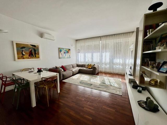 Appartamento con terrazzi, Firenze libertà
