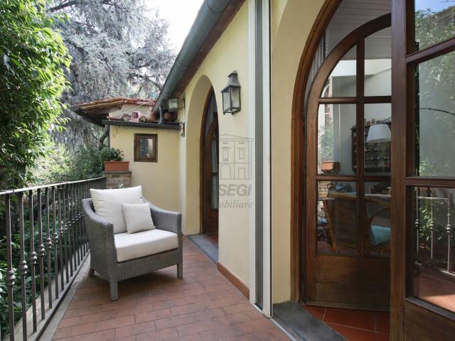 Appartamento con terrazzi, Lucca centro storico