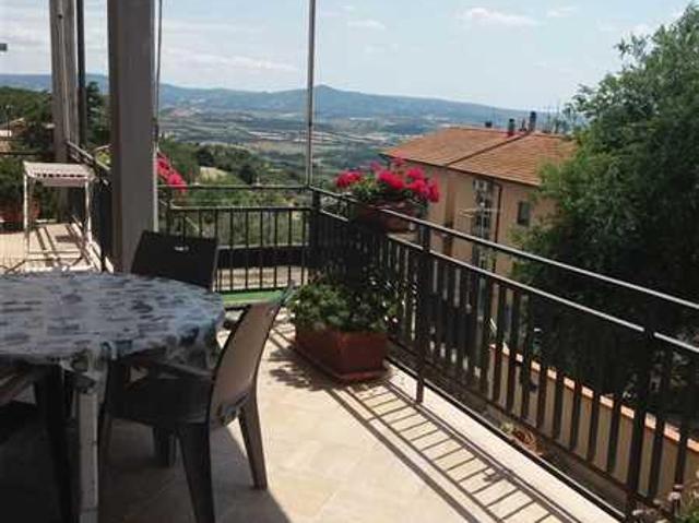 Appartamento con terrazzo a Campagnatico