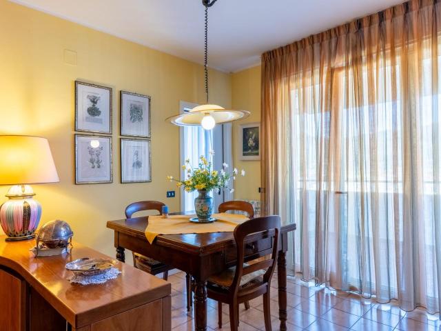 Appartamento con terrazzo a Cascina
