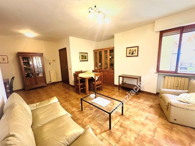 Appartamento con terrazzo a Massa