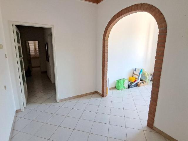 Appartamento con terrazzo a Rosignano Marittimo