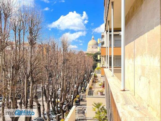 Appartamento con terrazzo Eur, laurentino, checchignola, montagnola, fonte meravigliosa