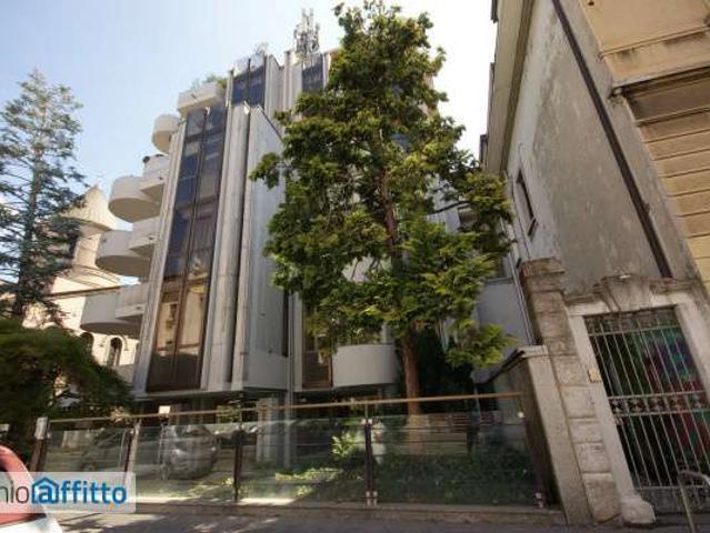 Appartamento con terrazzo e piscina