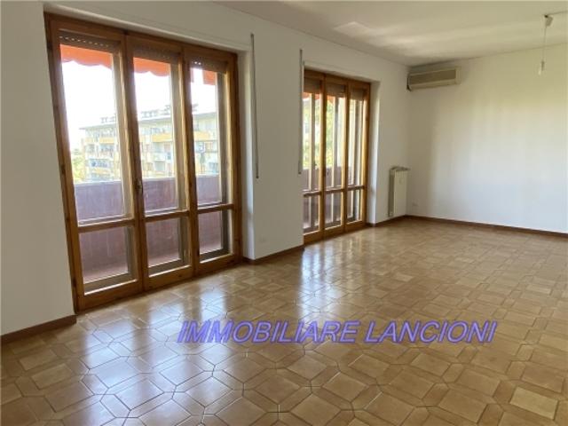Appartamento con terrazzo, Firenze isolotto