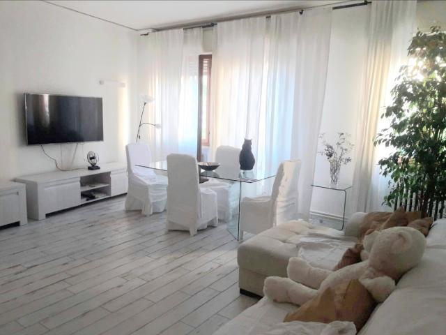 Appartamento con terrazzo in via umberto i 31, Rovigo