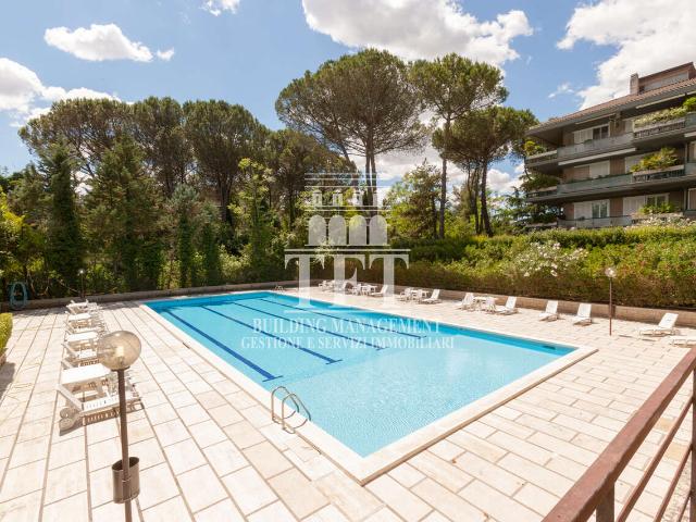 Appartamento con terrazzo in via valgardena, Roma