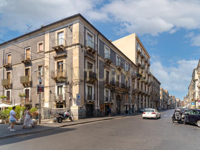 Appartamento con terrazzo in via antonino di sangiuliano 185, Catania