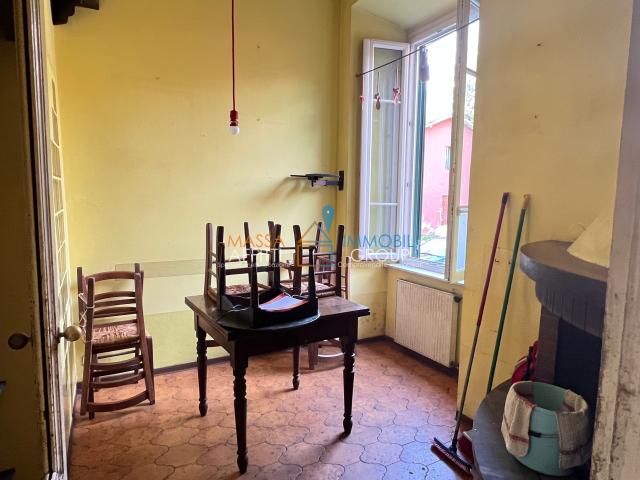 Appartamento con terrazzo in via benedetto croce 11, Massa