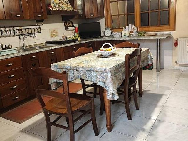 Appartamento con terrazzo in via caramme valverde catania, Valverde
