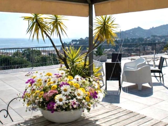 Appartamento con terrazzo in via cuneo, Santa Margherita Ligure
