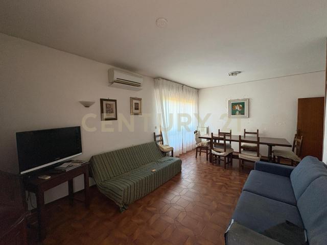 Appartamento con terrazzo in via orbetellana, Scansano