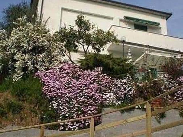 Appartamento con terrazzo in via per santa vittoria 192, Sestri Levante