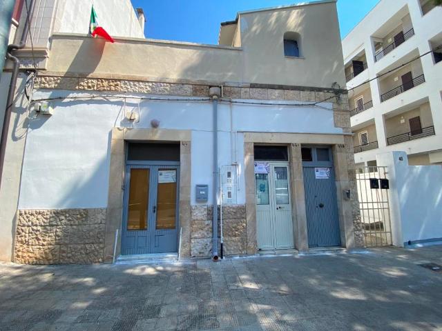 Appartamento con terrazzo in viale della libertà 44, Casamassima