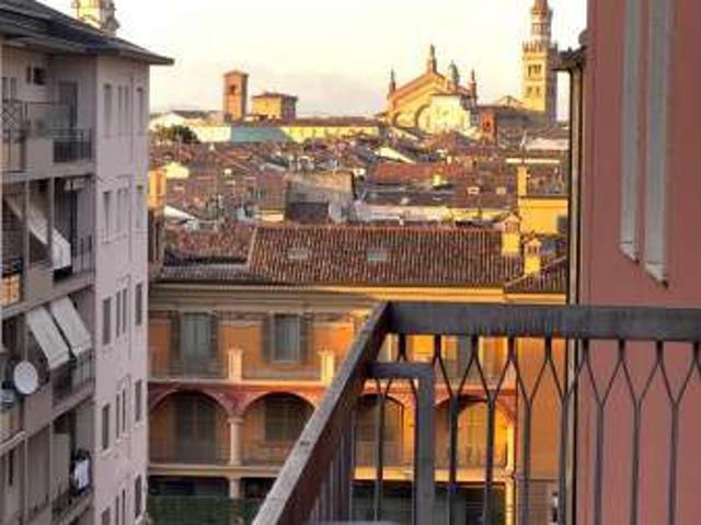 Appartamento con terrazzo Semicentro