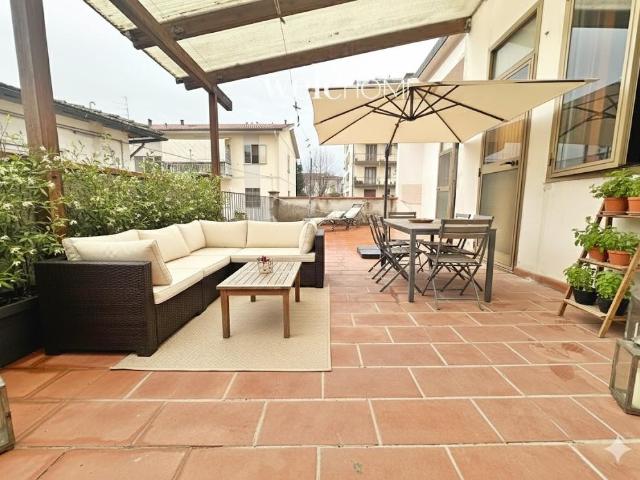 Appartamento con terrazzo, Signa stazione