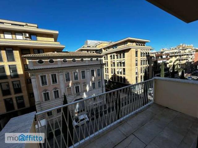 Appartamento con terrazzo Trieste, salario