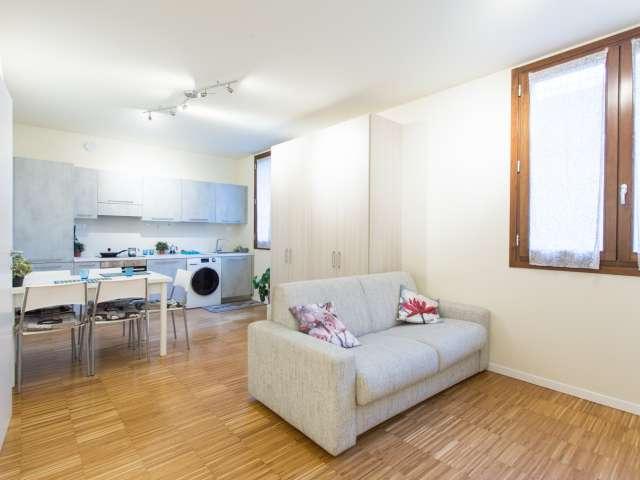 Appartamento con 1 camera da letto in affitto a Bande Nere, Milano