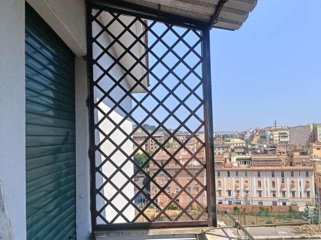 Appartamento con 1 camera da letto in affitto a Marconi, Roma
