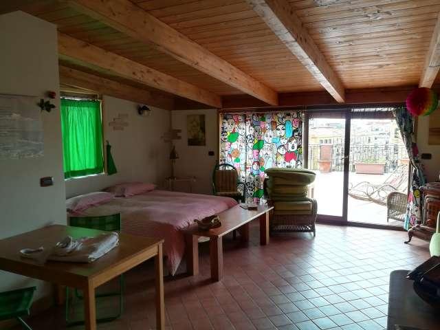 Appartamento con 1 camera da letto in affitto a San Lorenzo, Napoli
