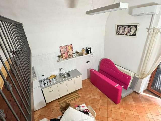 Appartamento con 1 camera da letto in affitto ad Avvocata, Napoli