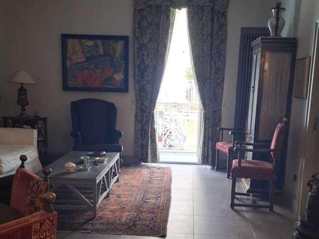 Appartamento con 2 camere da letto in affitto a Chiaia, Napoli