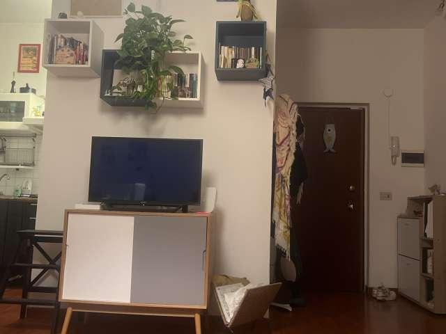 Appartamento con 2 camere da letto in affitto a Lorenteggio, Milano