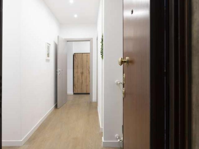Appartamento con 2 camere da letto in affitto a Medaglie d'Oro, Roma