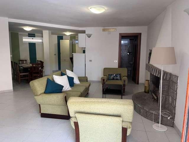 Appartamento con 2 camere da letto in affitto a Palmarola, Roma