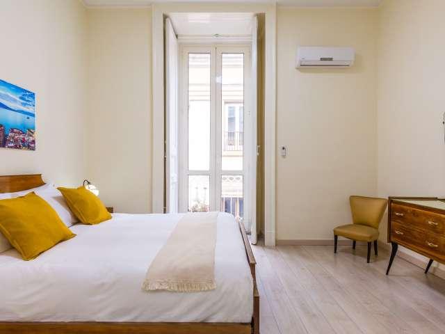 Appartamento con 2 camere da letto in affitto a San Giuseppe, Napoli