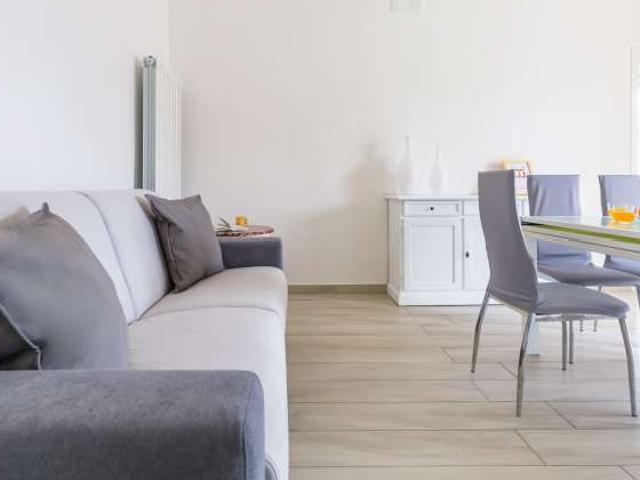Appartamento con 2 camere da letto in affitto a San Lorenzo, Napoli