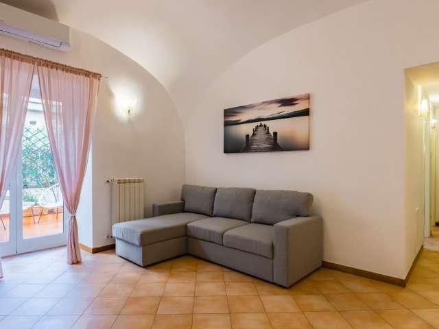 Appartamento con 2 camere da letto in affitto ad Avvocata, Napoli