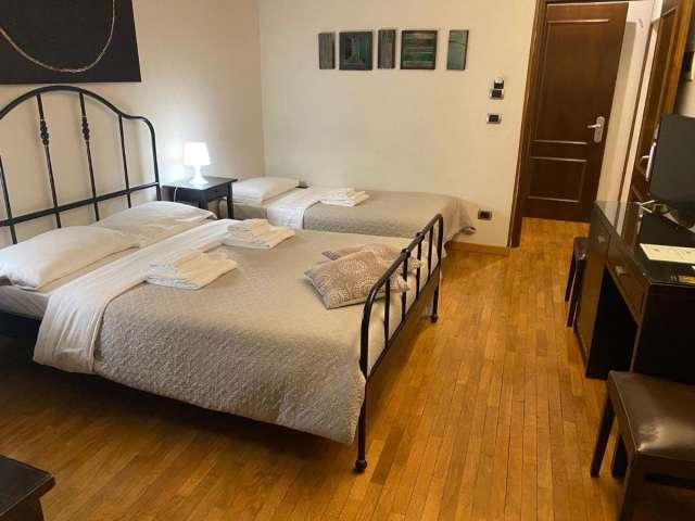 Appartamento con 2 camere da letto in affitto nel Rione Trevi, Roma