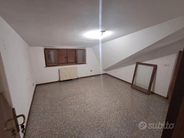 Appartamento con 2 camere e garage