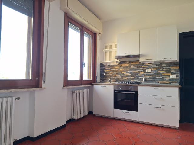 APPARTAMENTO CON 2 GARAGE