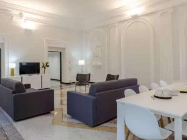 Appartamento con 3 camere da letto in affitto a Molo, Genova