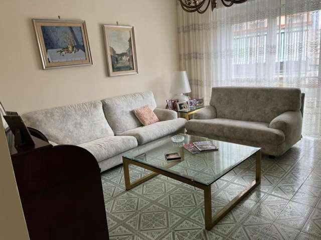 Appartamento con 3 camere da letto in affitto a Napoli