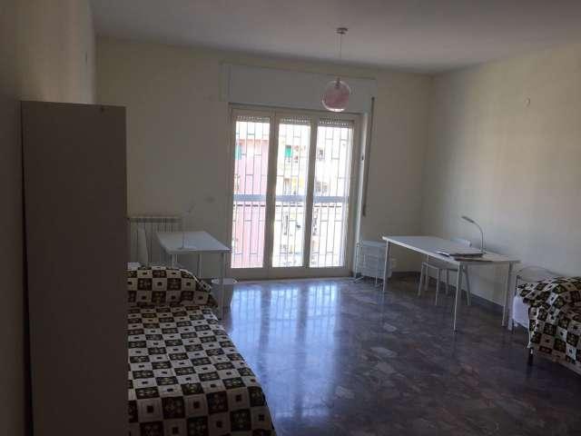 Appartamento con 3 camere da letto in affitto a Napoli