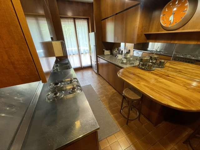 Appartamento con 4 camere da letto in affitto a Ripamonti, Milano