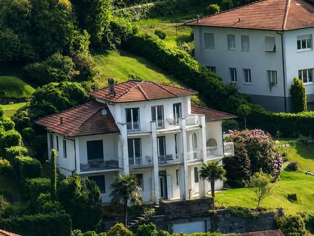 Appartamento con 6 camere da letto in affitto a Laveno Mombello