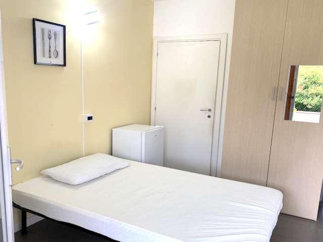 Appartamento condiviso con 4 camere da letto in affitto a Roma