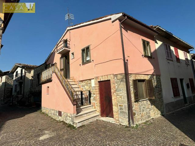 APPARTAMENTO CIELO TERRA INDIPENDENTE in vendita a Montorio al Vomano, Schiavano