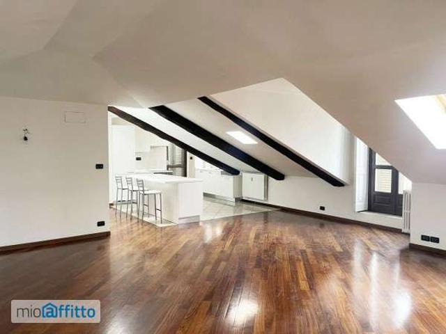 Appartamento arredato con terrazzo Crocetta