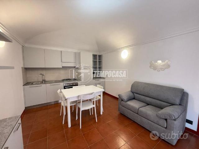 Appartamento a Torino Via della rocca 2 locali
