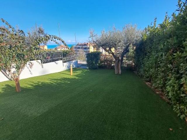 Appartamento a Vasto Marina con ampio GIARDINO privato!