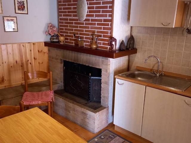 Appartamento a Poggio San Marcello AN