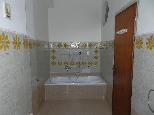 Appartamento abitabile a Ovest, Lucca