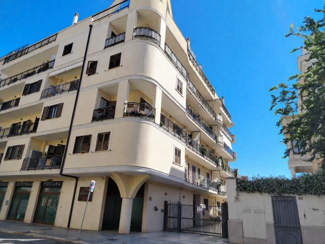 APPARTAMENTO AFFITTASI CORSO IMBRIANI, 103