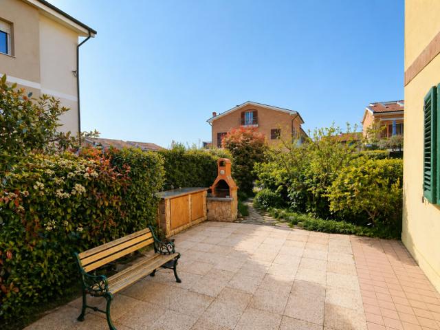 Appartamento al piano terra con giardino esclusivo