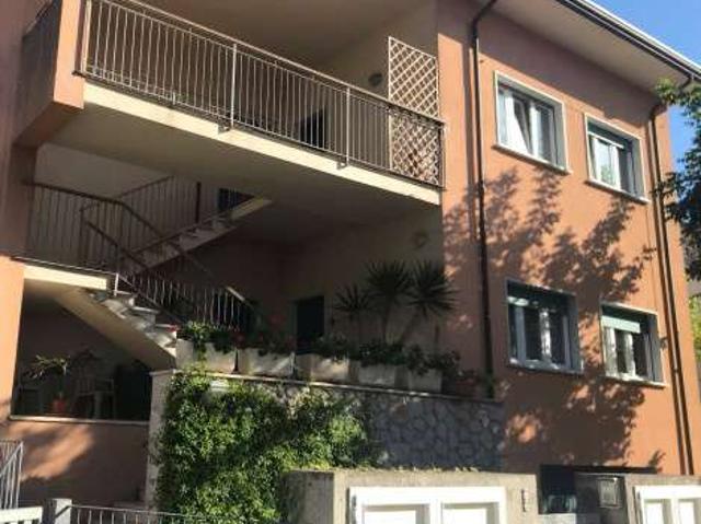 Appartamento arredato con terrazzo Massa
